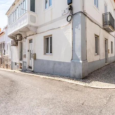 Casa Flores T3 Nazaré